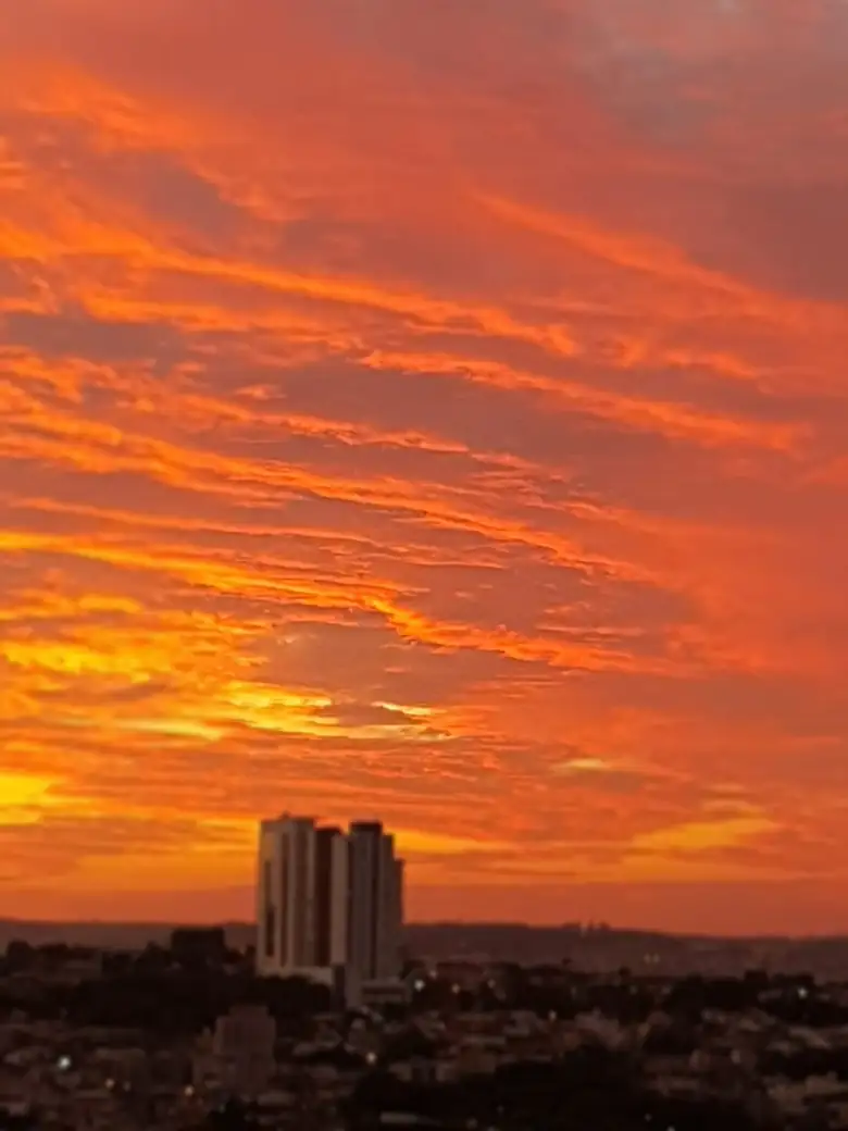 Amanhecer observado a partir do apartamento, foto 01
